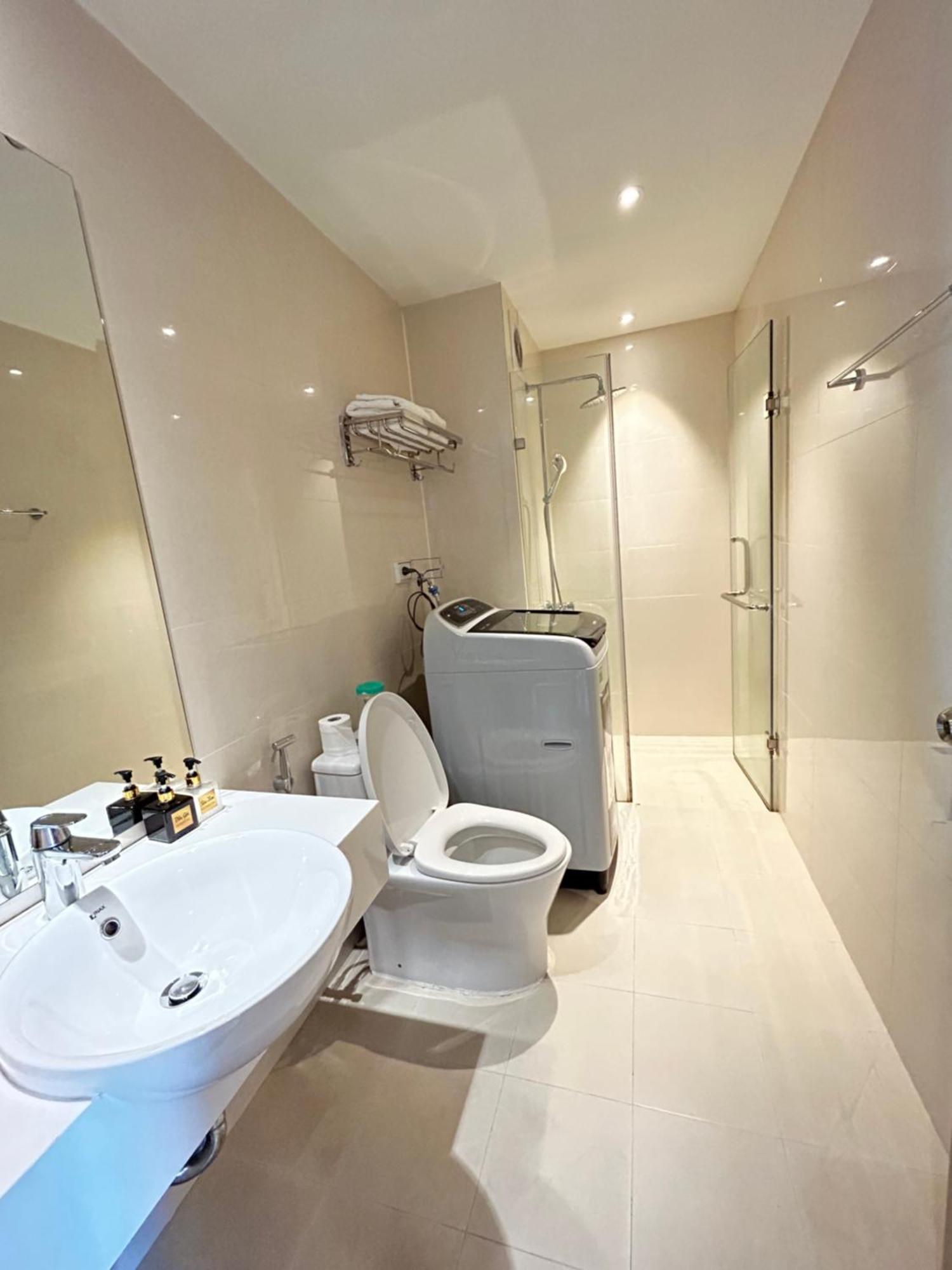 Sunday Premium Apartment Ha Long Esterno foto